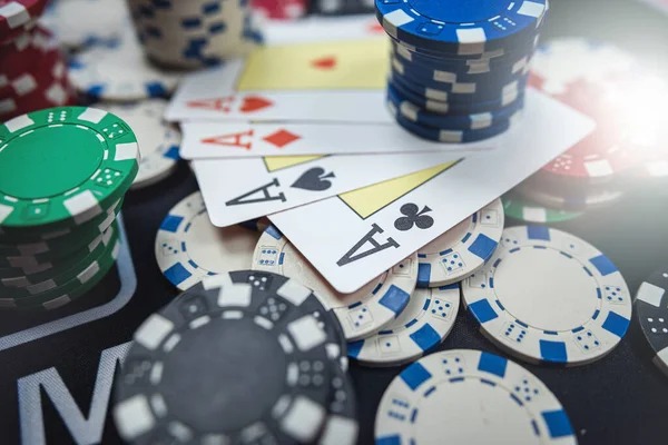 hujantoto slot mobile app interface showing live casino games and sports betting options